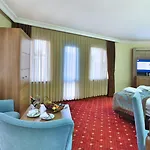 Budo Hotel 3*